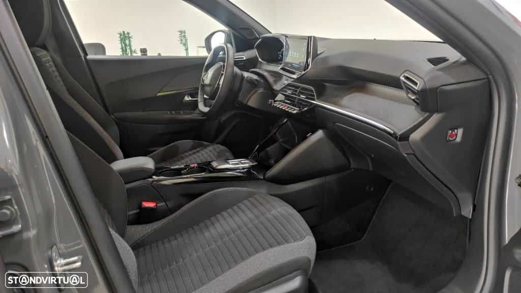 Peugeot e-2008 54 kWh Allure - 22