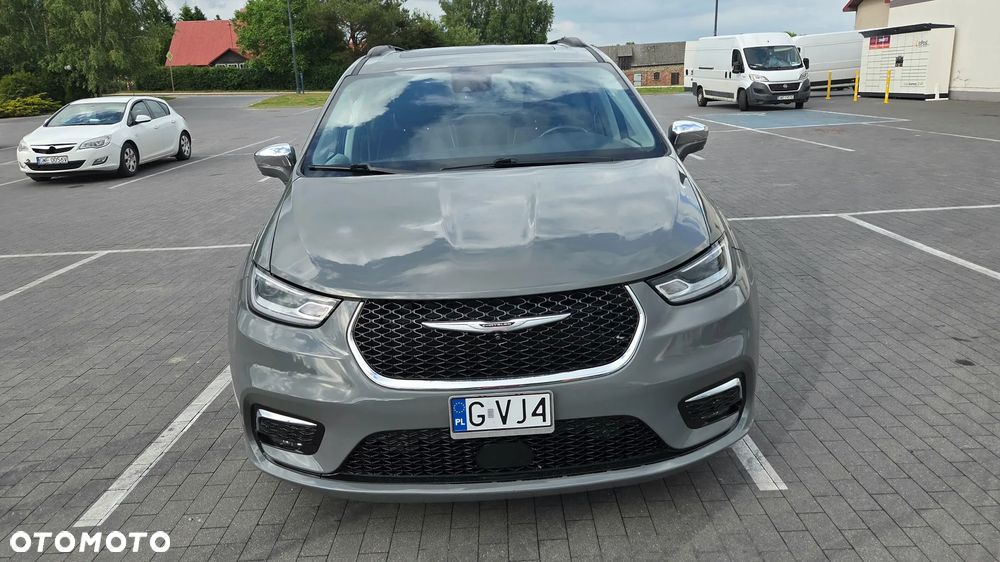 Chrysler Pacifica - 2