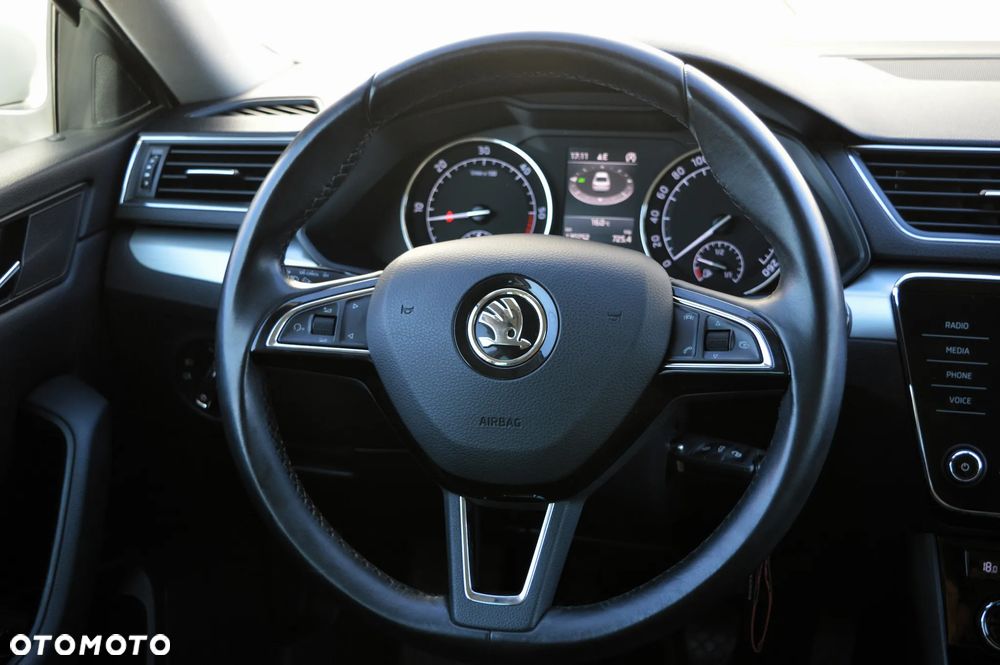 Skoda Superb 1.6 TDI GreenLine - 22