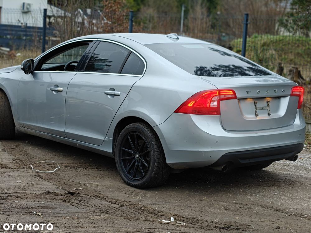 Volvo S60 T6 AWD Geartronic Momentum - 9