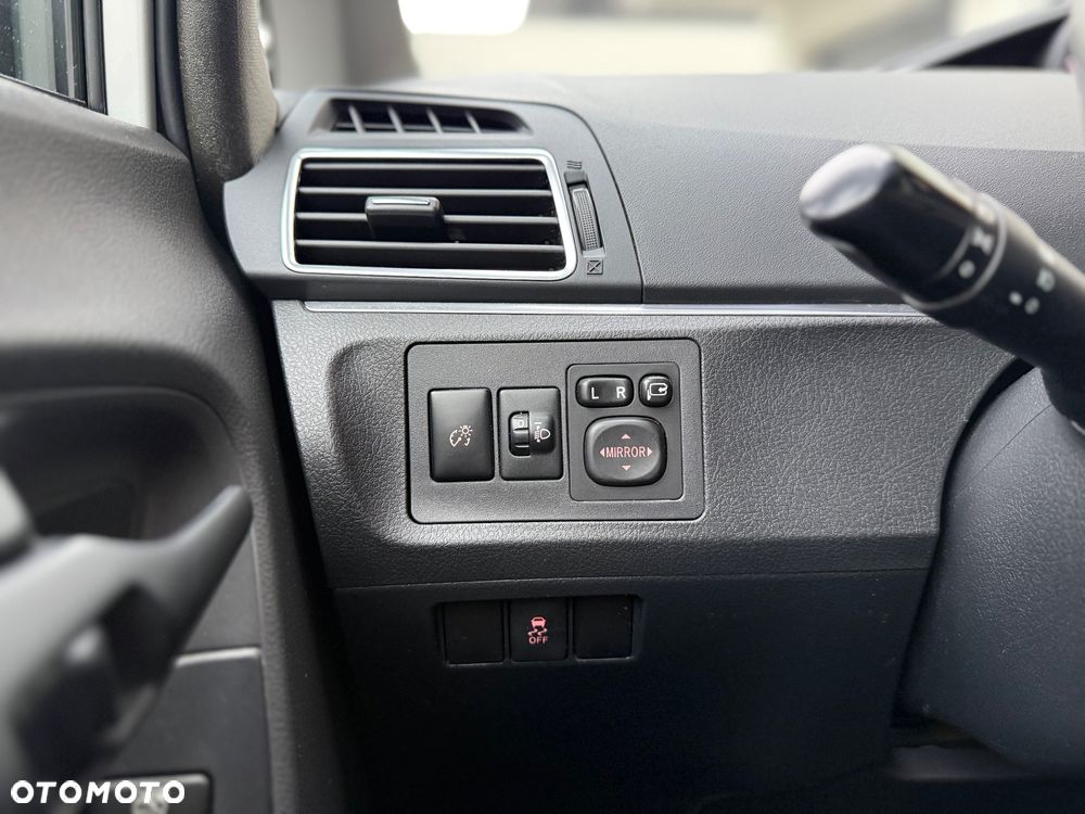 Toyota Verso 1.6 Sol - 24