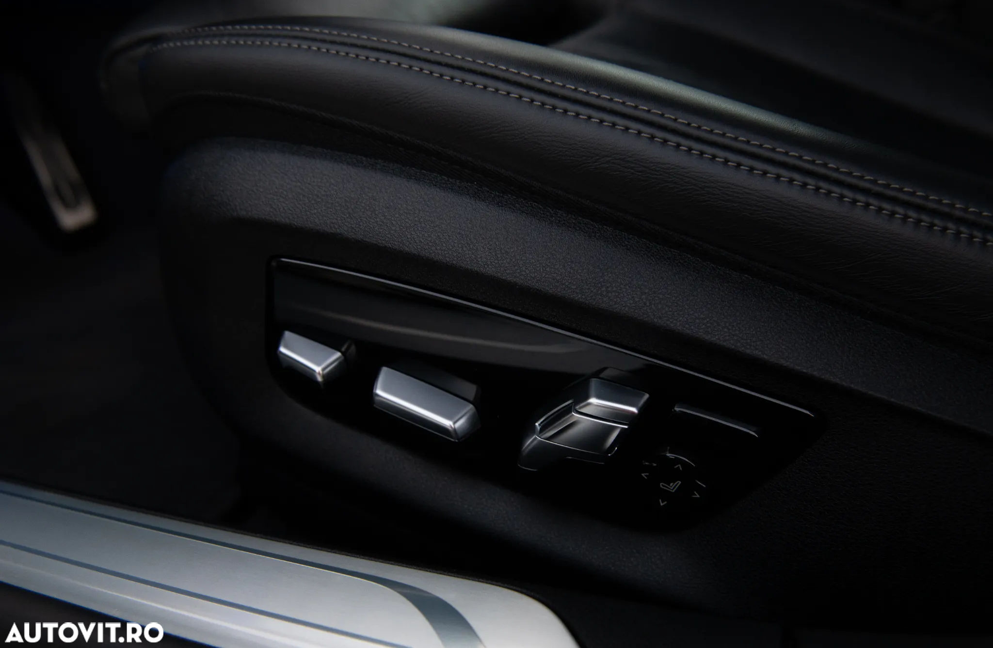 BMW Seria 7 740d xDrive MHEV - 28