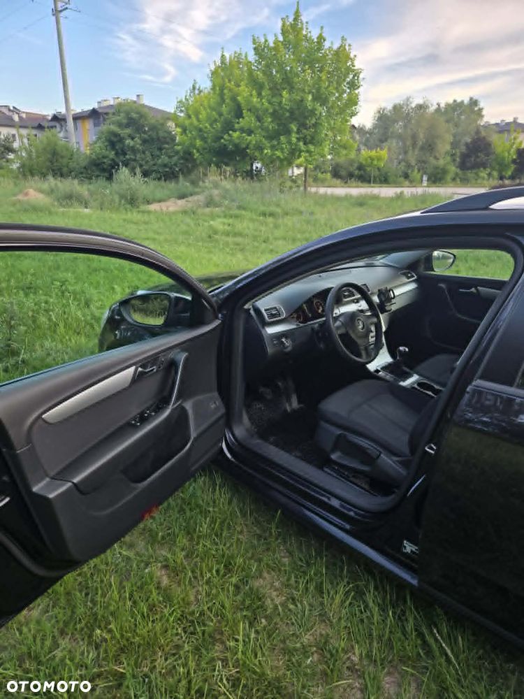 Volkswagen Passat 2.0 TDI BlueMotion Technology Trendline - 11