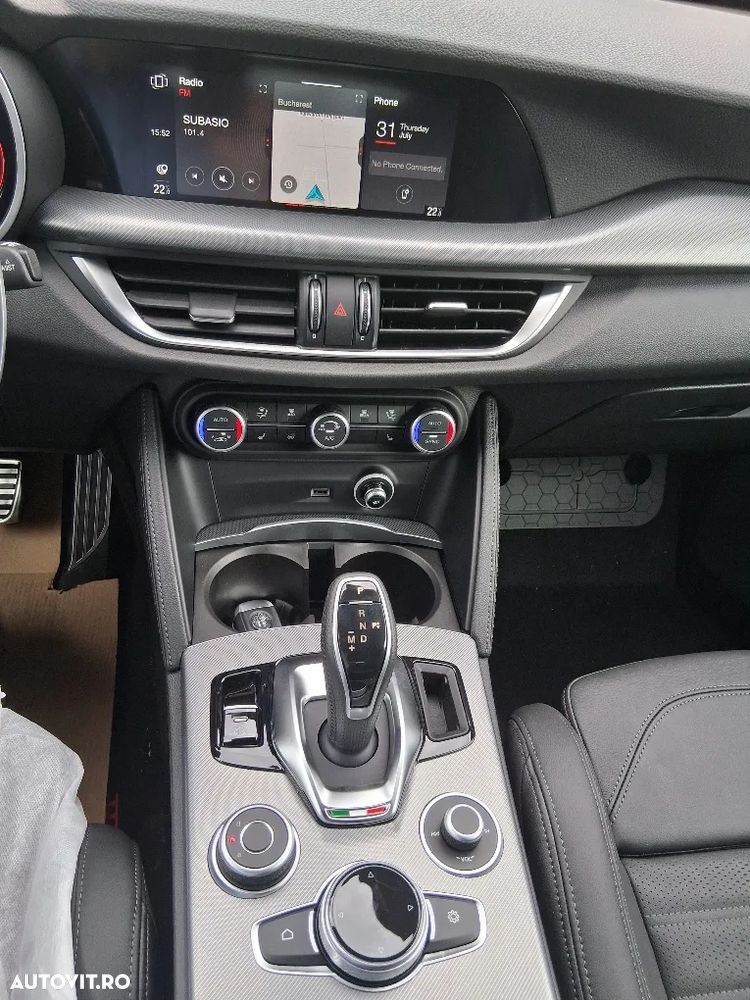 Alfa Romeo Stelvio 2.0 Turbo 16V AT8-Q4 Veloce - 13