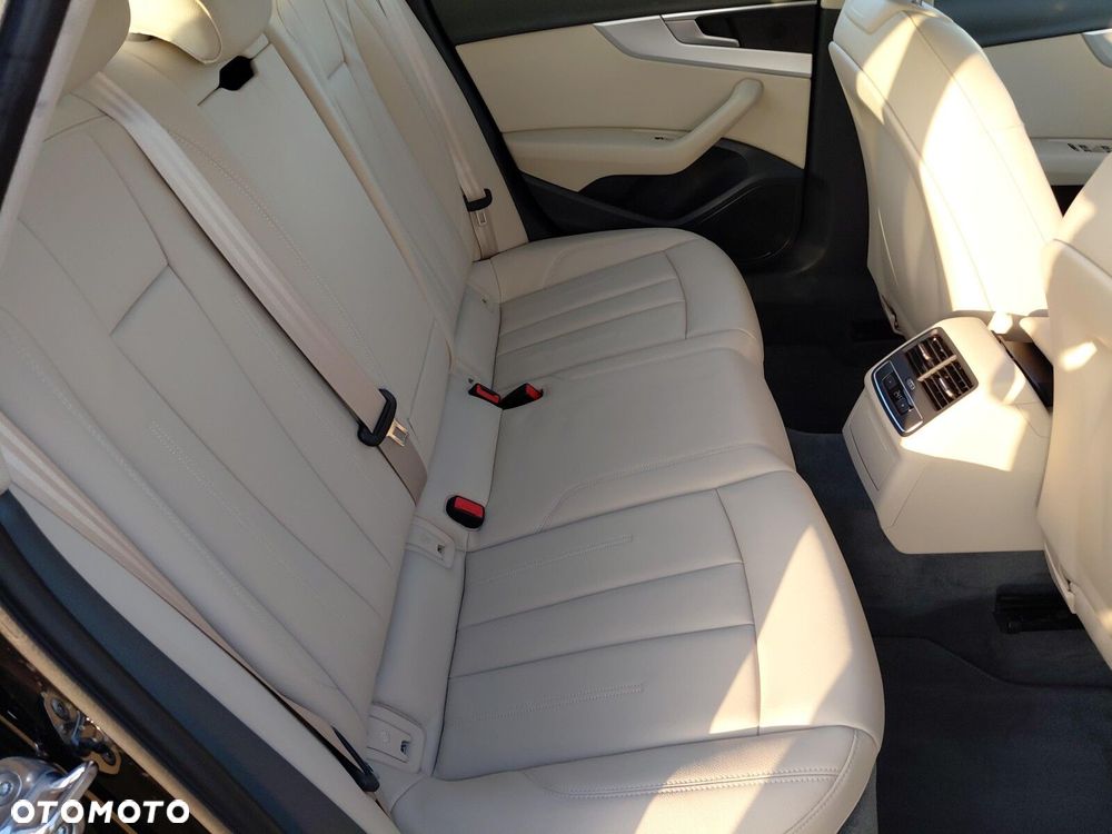 Audi A4 Limousine - 13