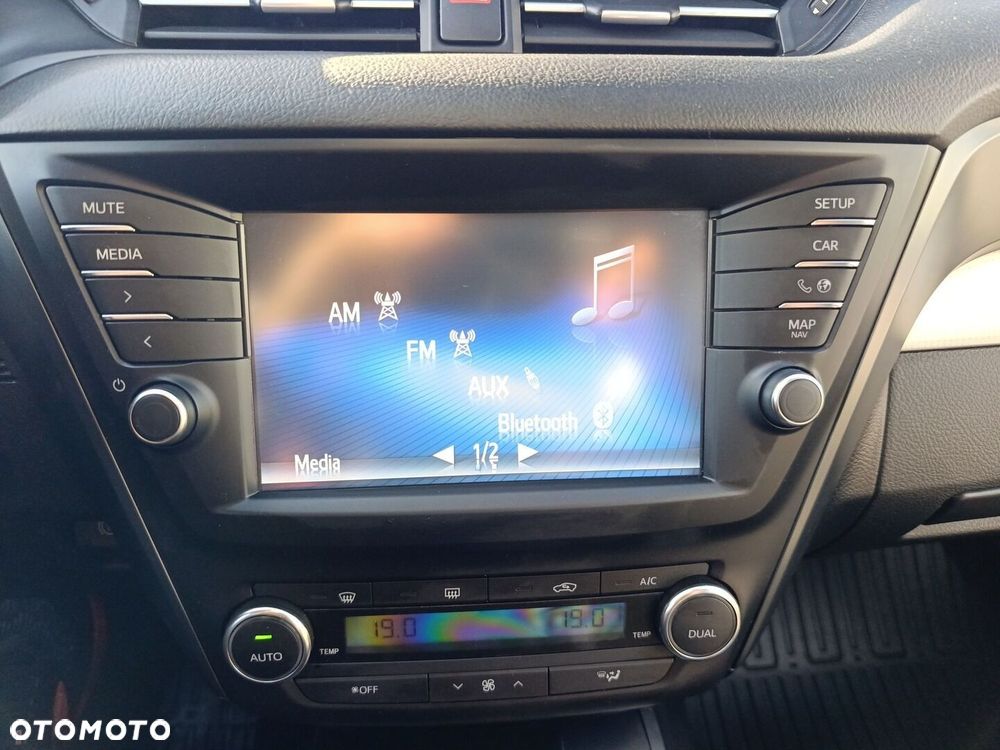 Toyota Avensis 2.0 D-4D Premium - 23