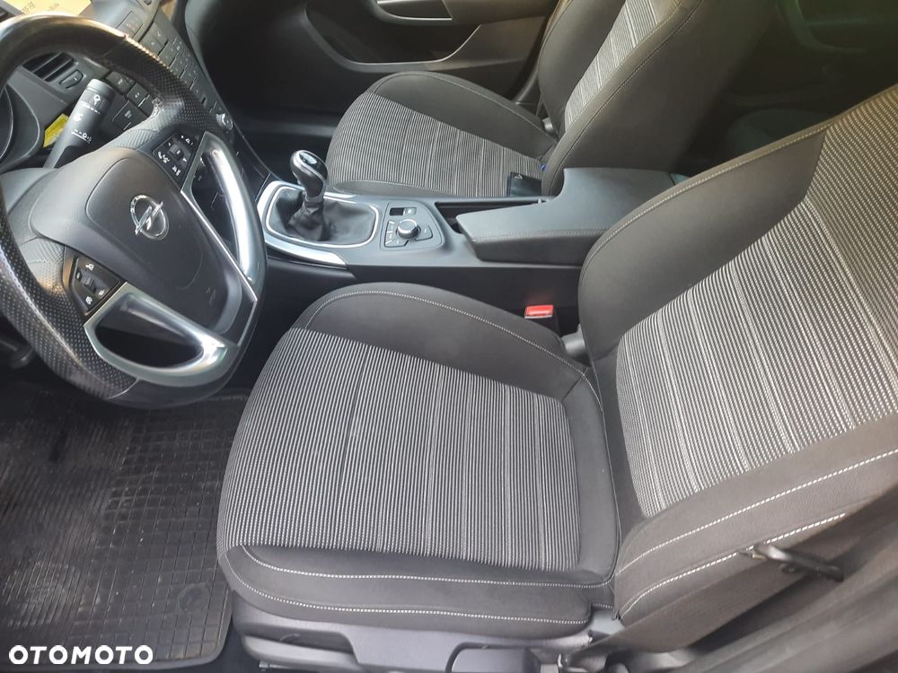 Opel Insignia 1.6 Turbo Edition - 9