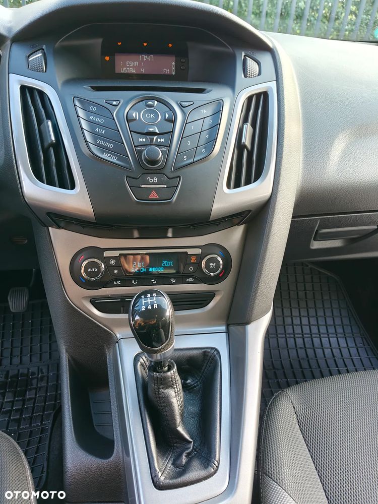 Ford Focus 1.6 Ambiente - 8