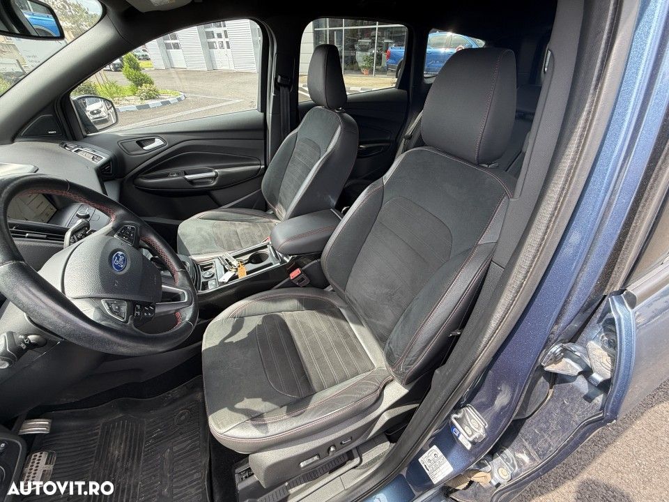 Ford Kuga 2.0 TDCi 4WD Powershift ST-Line - 19