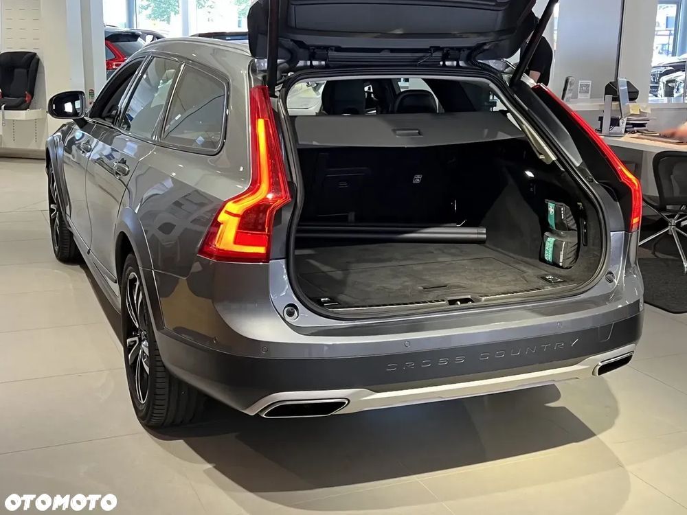 Volvo V90 Cross Country D5 AWD Geartronic - 3