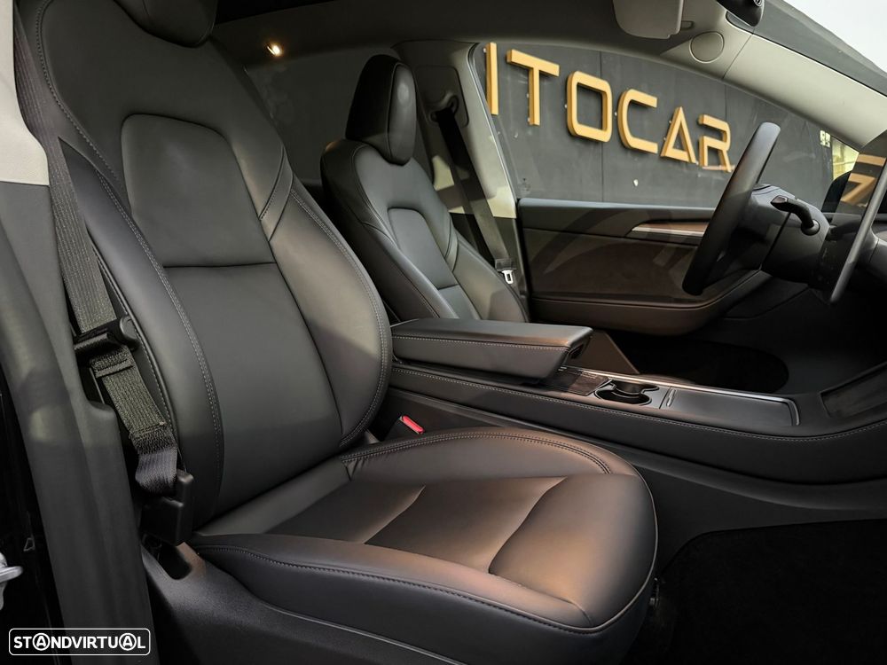 Tesla Model Y Performance Dual Motor AWD - 14