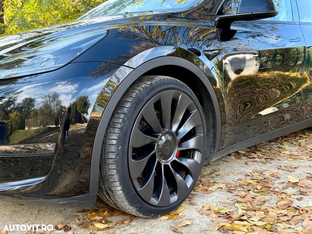 Tesla Model Y AWD Performance - 2