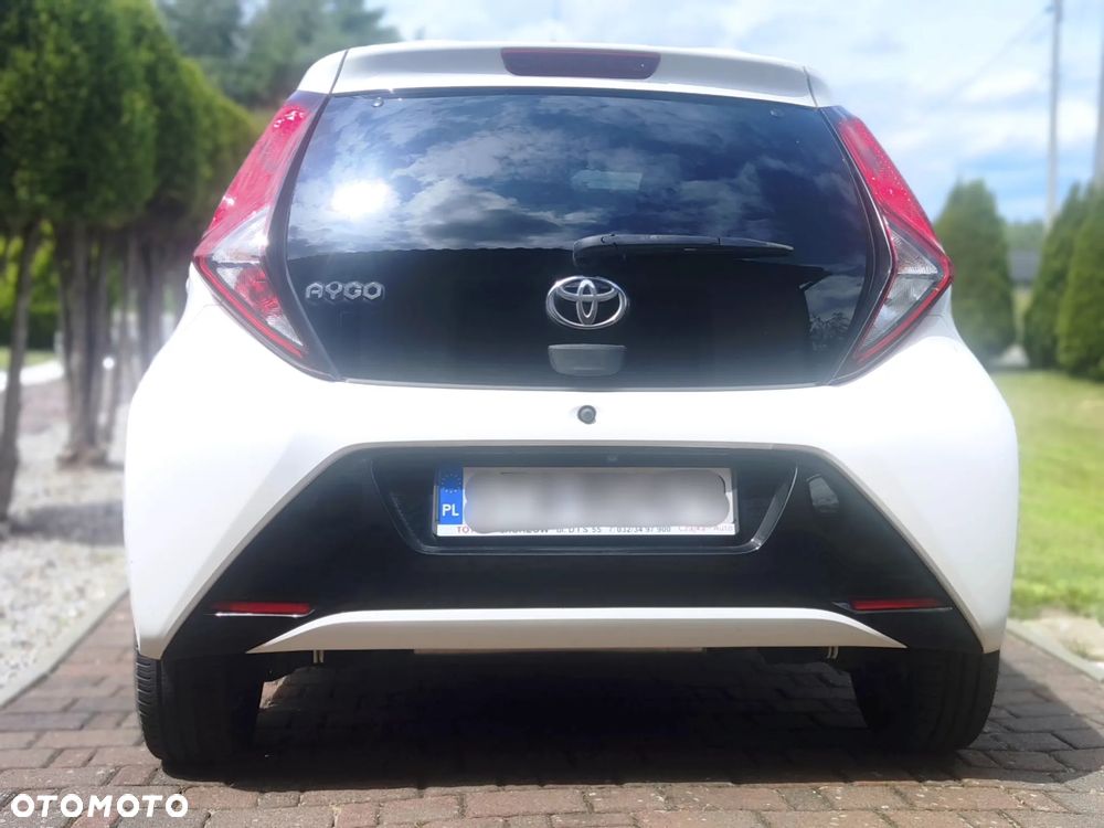 Toyota Aygo x-play - 3