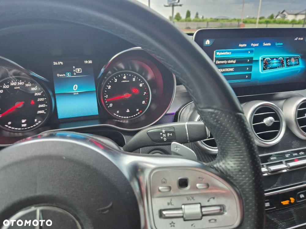 Mercedes-Benz GLC 300 4Matic 9G-TRONIC AMG Line Plus - 19