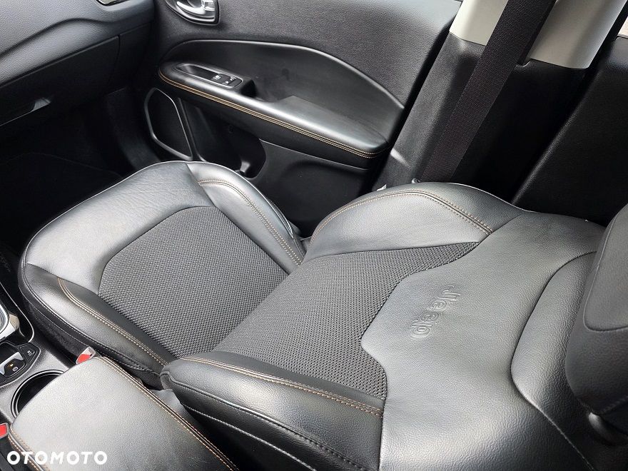 Jeep Compass 1.4 TMair Limited FWD S&S - 23