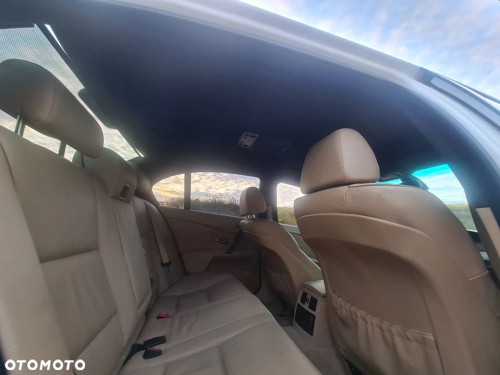 BMW Seria 5 530xi - 16