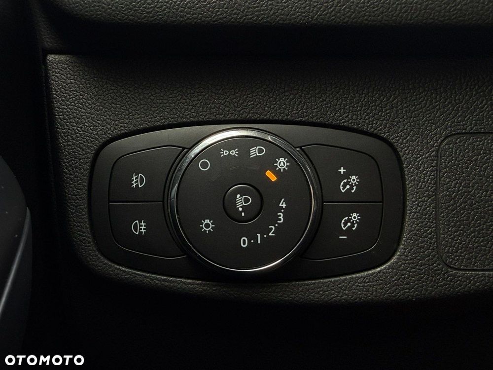 Ford Focus 1.0 EcoBoost Titanium X - 29