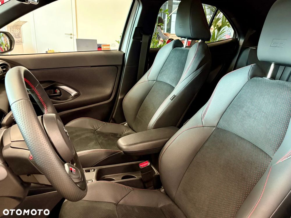 Toyota Yaris Cross Hybrid 1.5 GR Sport - 10