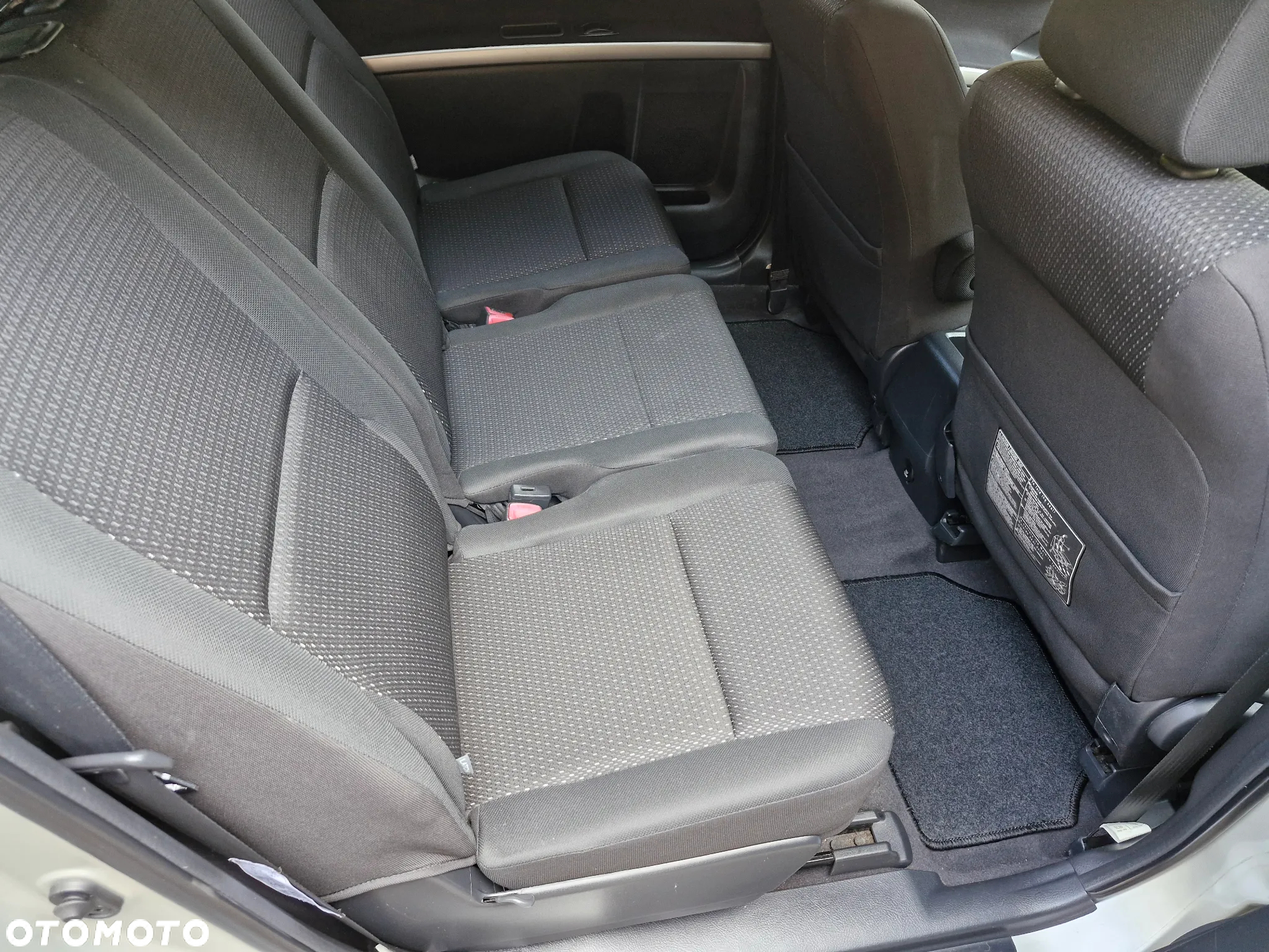 Toyota Corolla Verso 1.8 Gold + - 8