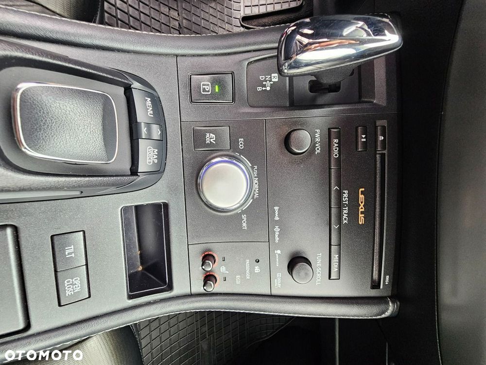 Lexus CT 200h F Sport Edition - 26