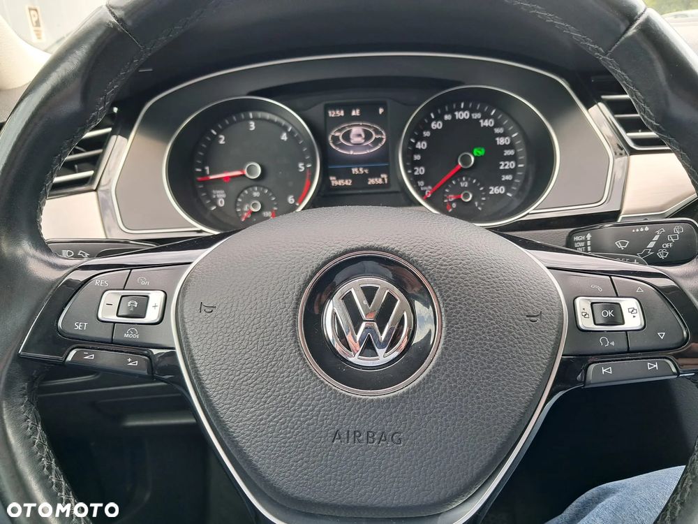 Volkswagen Passat 2.0 TDI BMT Highline DSG - 14