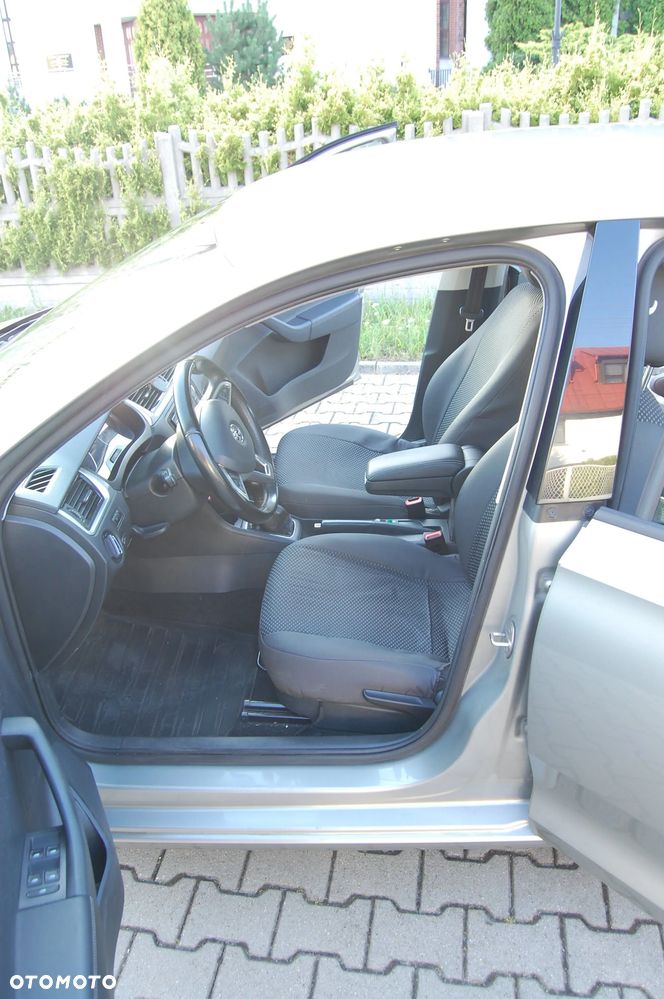 Skoda RAPID 1.2 TSI Ambition - 8