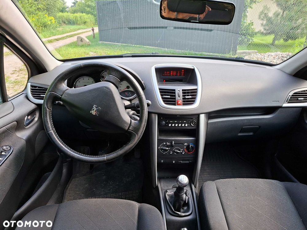 Peugeot 207 - 7