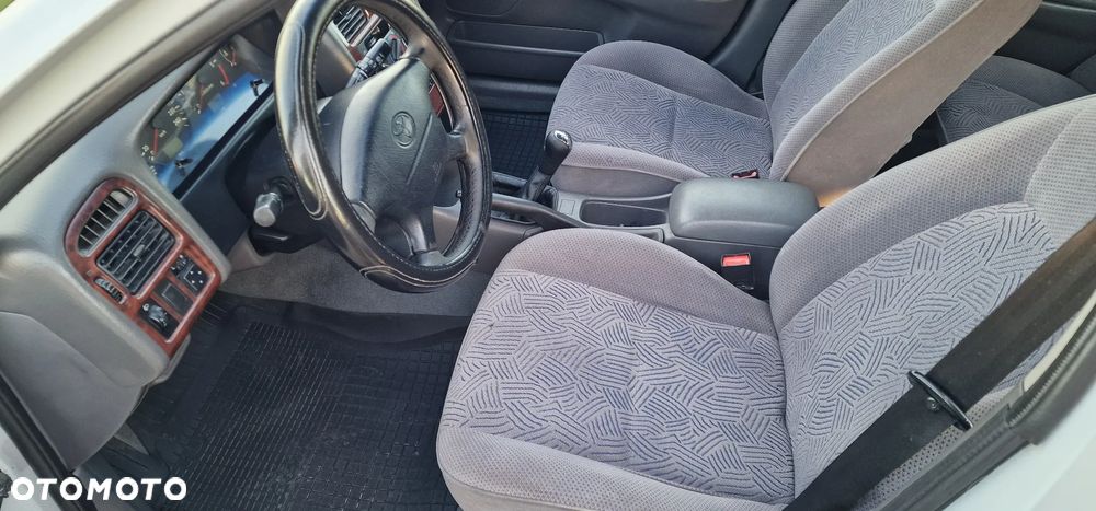 Toyota Avensis 2.0 TD Terra - 10