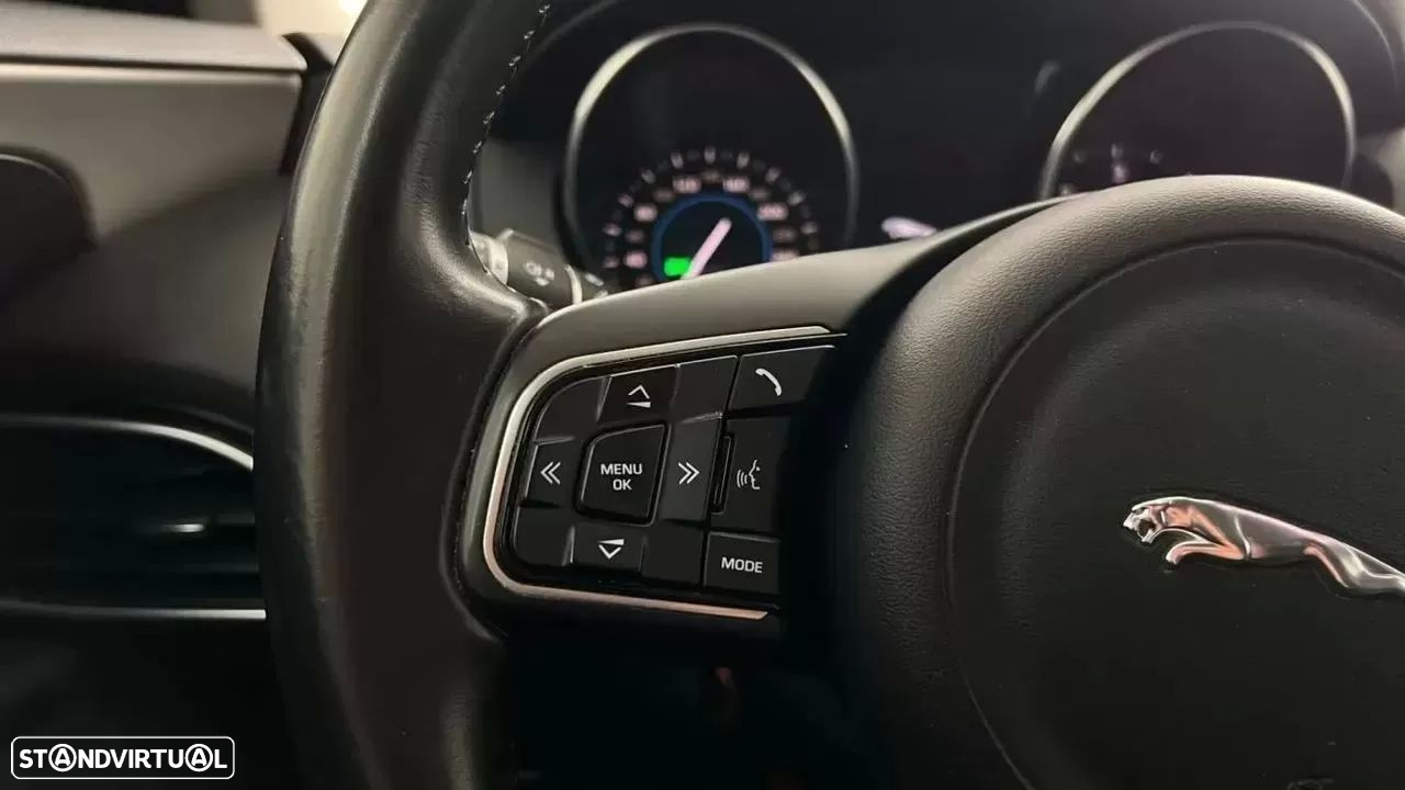 Jaguar XE E-Performance Prestige - 33
