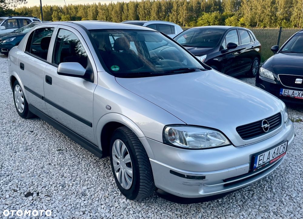 Opel Astra 1.6 GL - 21
