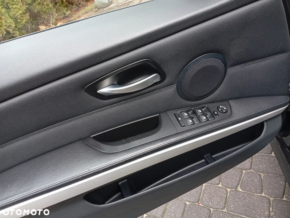 BMW Seria 3 320d DPF Edition Sport - 26