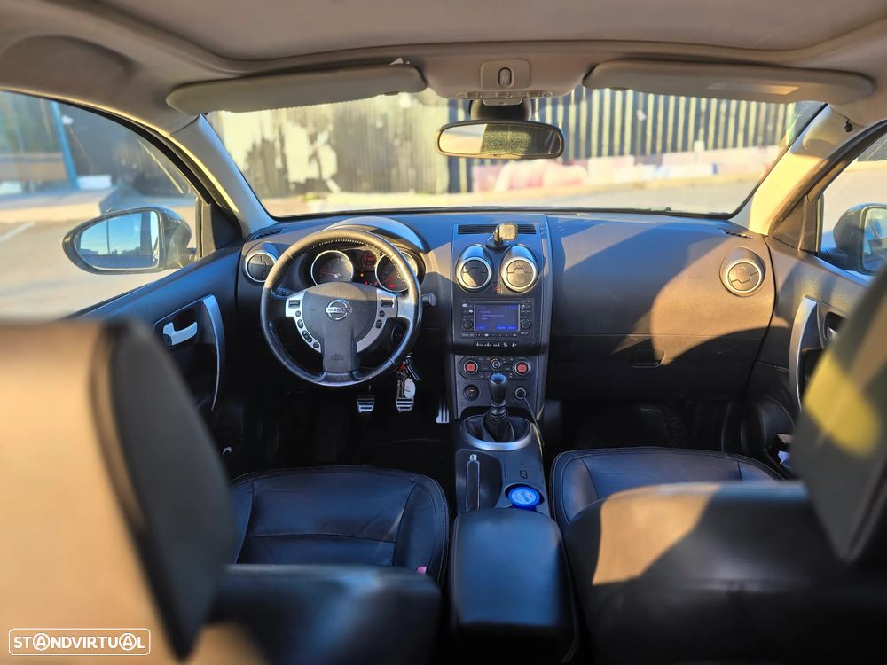 Nissan Qashqai +2 - 24