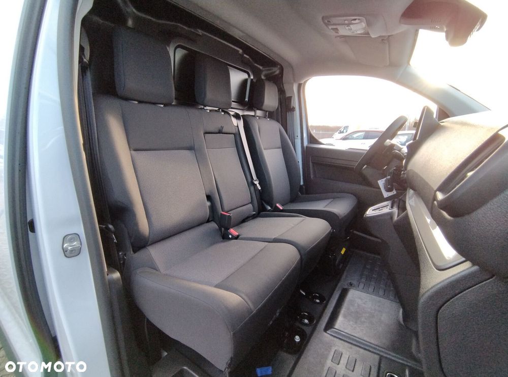 Opel Vivaro Vivaro Furgon XL Diesel 2.2 150 KM Automat - 24