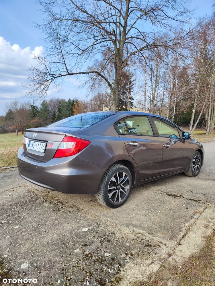 Honda Civic 1.8 Executive EU6 - 5