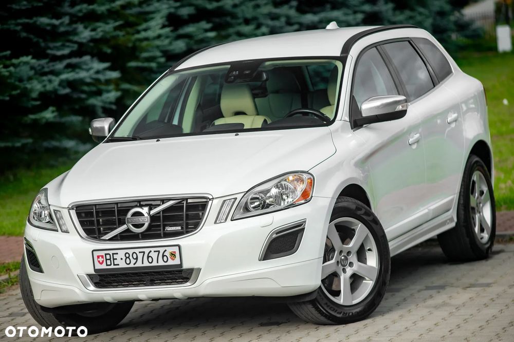 Volvo XC 60 D5 AWD Geartronic Momentum - 4