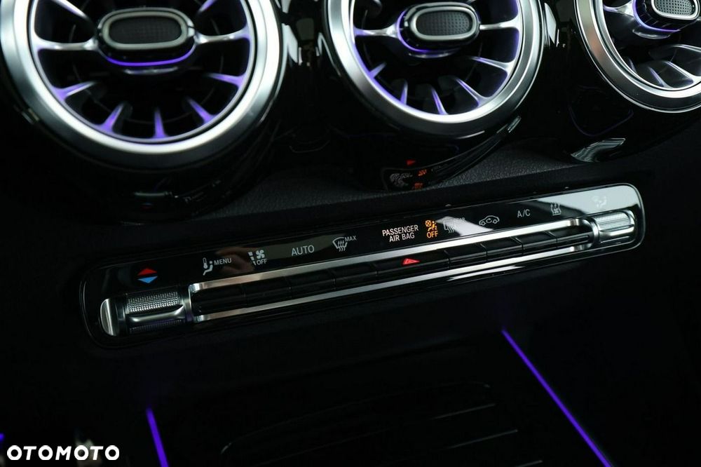 Mercedes-Benz EQB - 28