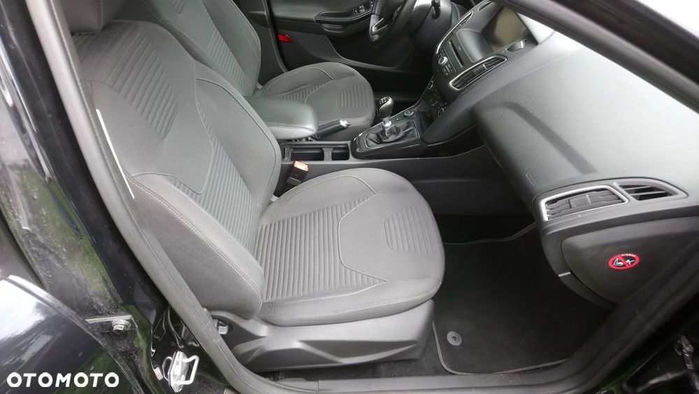 Ford Focus 1.5 EcoBoost Titanium ASS - 10