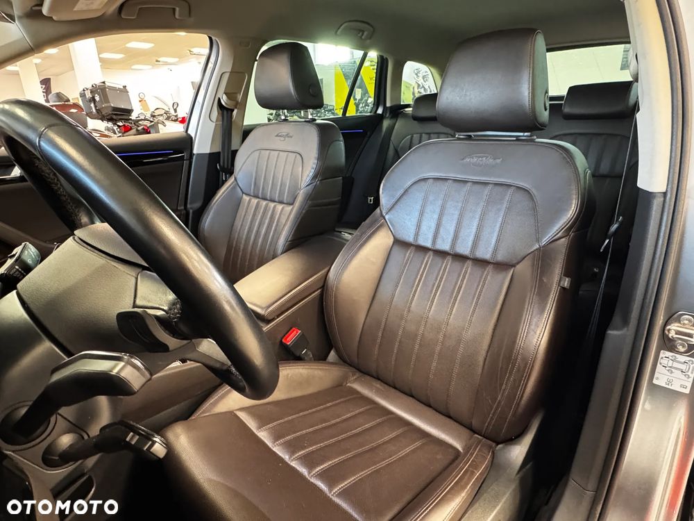 Skoda Superb 2.0 TDI L&K DSG - 11