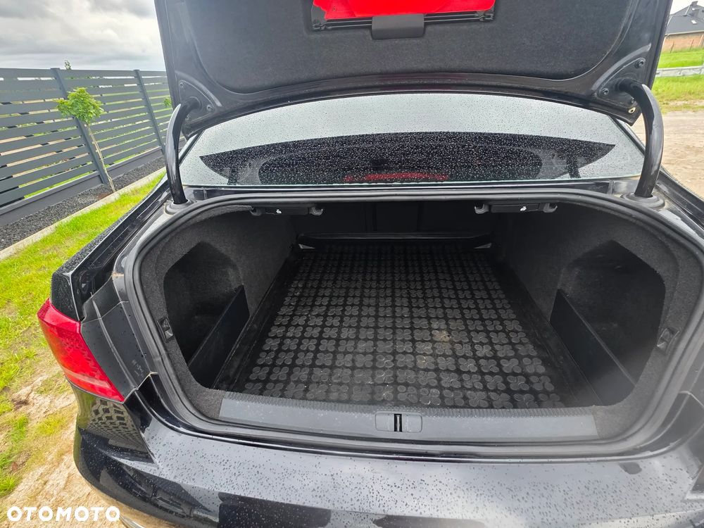 Volkswagen Passat 2.0 TDI Comfortline - 8