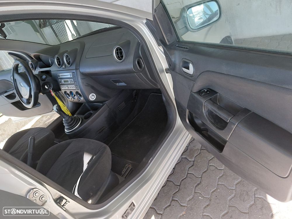 Ford Fiesta 1.25 Trend - 14