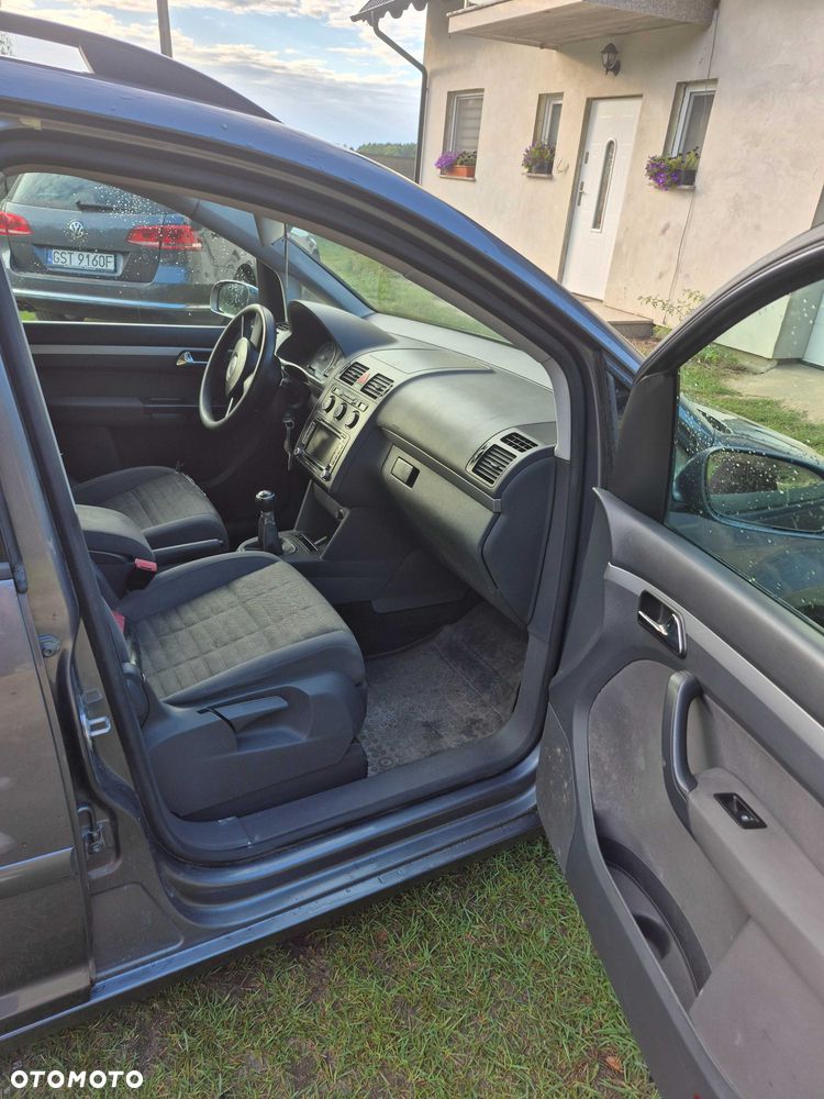 Volkswagen Touran 2006 photo 4