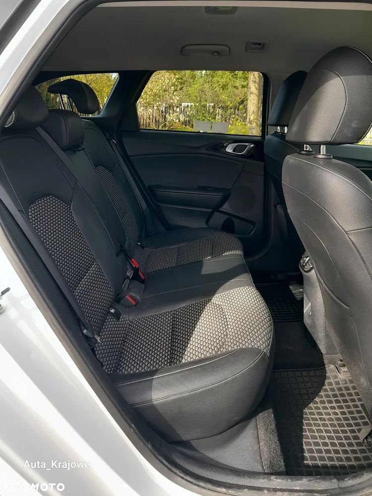 Kia Ceed 1.5 T-GDI Business Line - 31