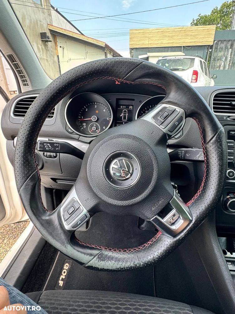 Volkswagen Golf - 11