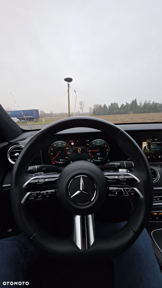 Mercedes-Benz Klasa E - 21