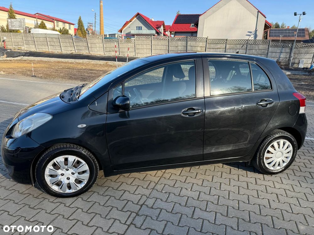 Toyota Yaris 1.33 Active - 1