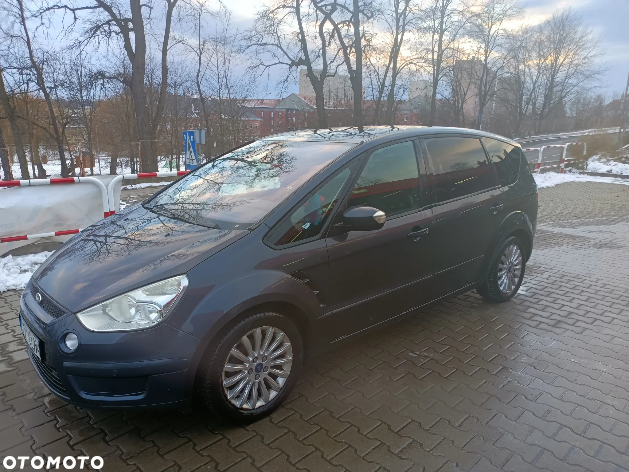 Ford S-Max 2.0 TDCi Trend - 17