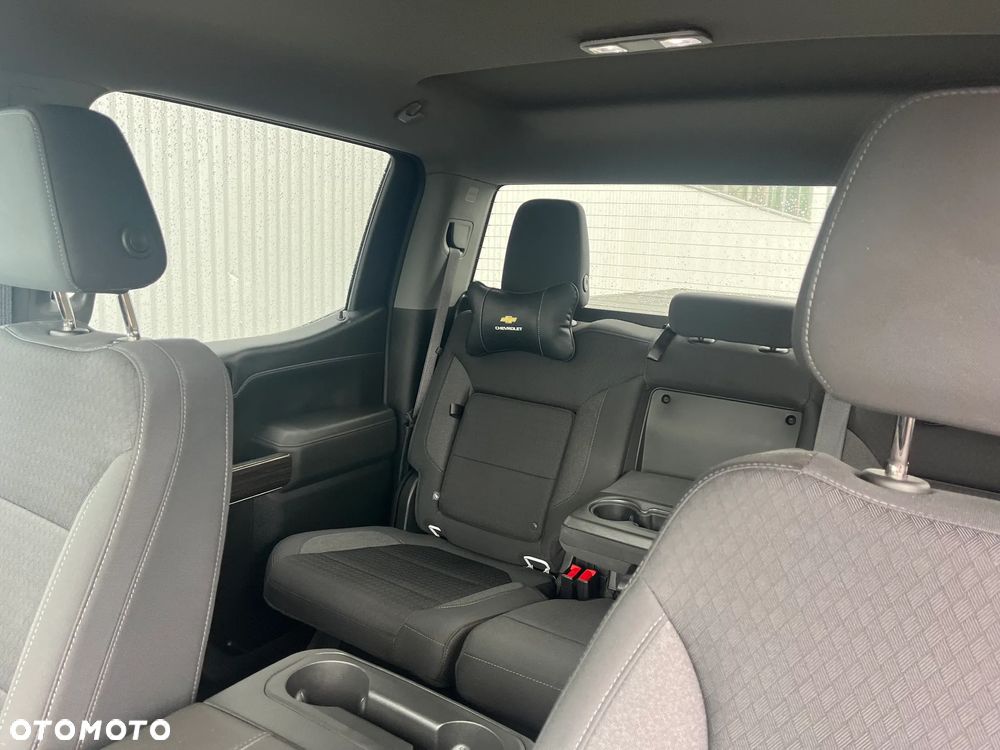 Chevrolet Silverado - 31