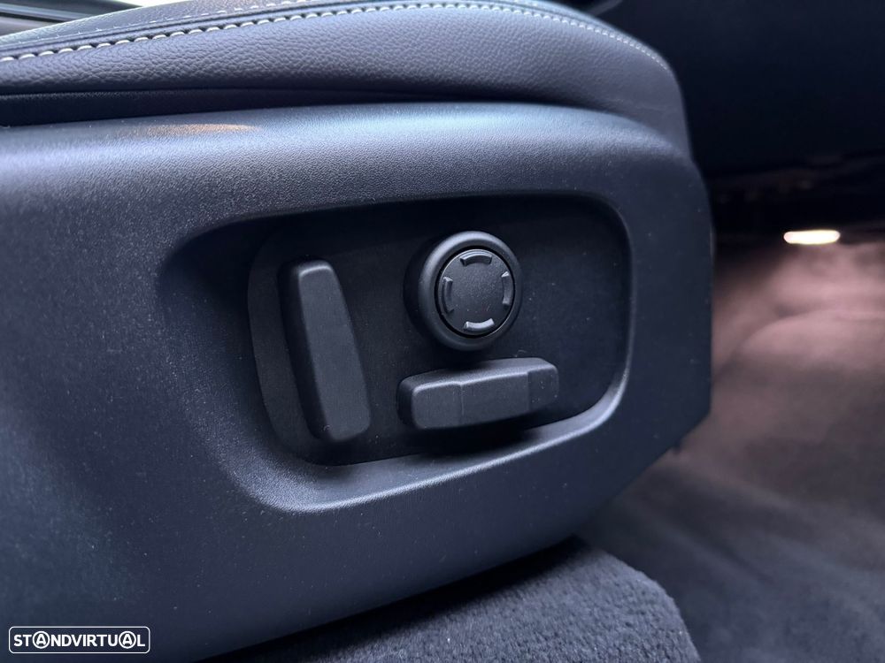 Land Rover Range Rover Velar 2.0 D200 AWD R-Dynamic SE - 22