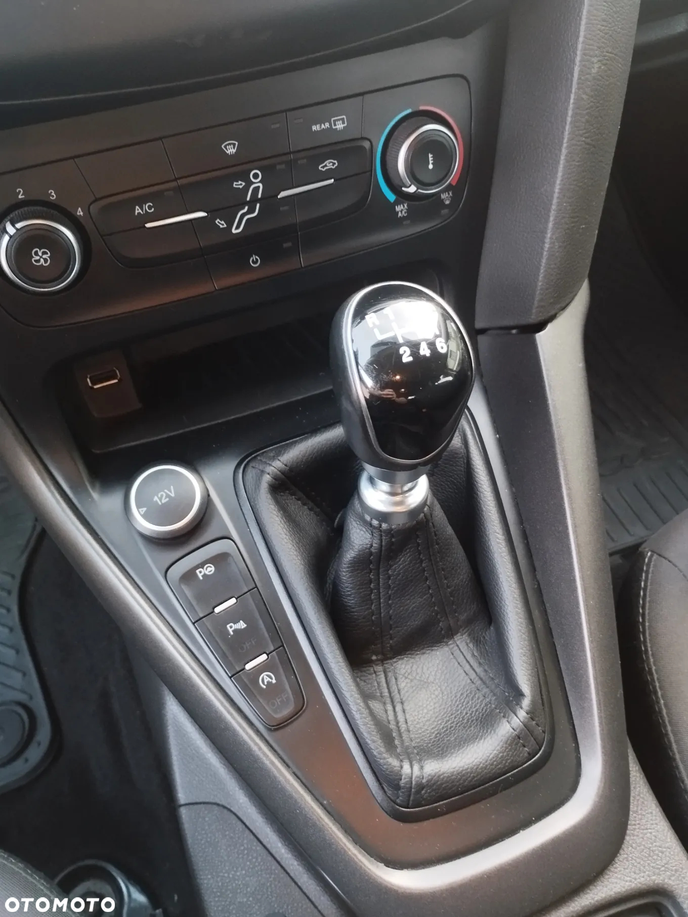 Ford Focus 1.5 EcoBlue Start-Stopp-System COOL&CONNECT - 12