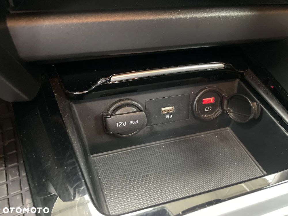 Kia Ceed 1.6 GDI PHEV L DCT - 24